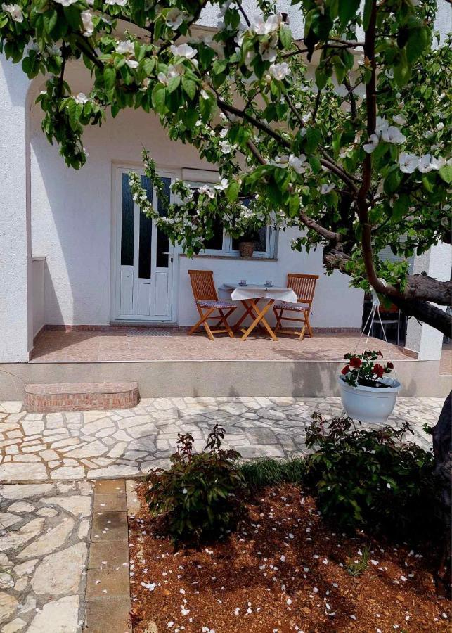 Rooms Hodanic Krk Town Exterior foto