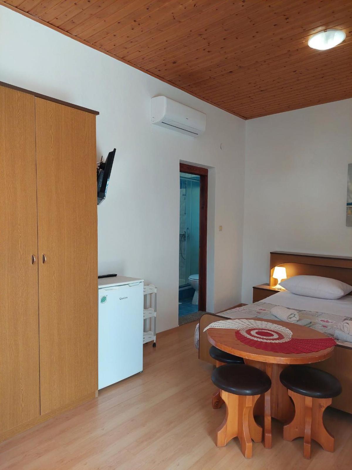 Rooms Hodanic Krk Town Quarto foto